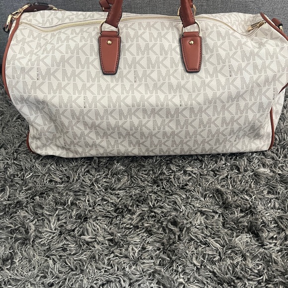 Michael Kors Cream/Brown Logo Bag Set - Picture 8 of 16